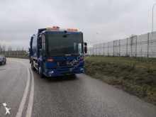 vuilniswagen Mercedes