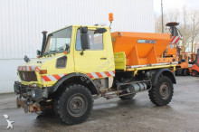 Unimog U1400 4x4 Vrachtwagen Met Zoutstrooier