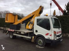 nacelle sur porteur articulée télescopique Nissan