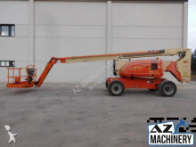 nacelle automotrice articulée JLG