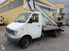 piattaforma su automezzo articolata Oil & Steel