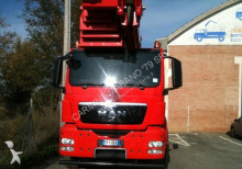 piattaforma su automezzo telescopico MAN