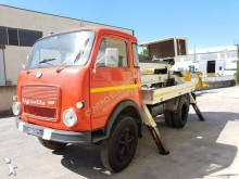 nacela montata pe camion cu brat articulat telescopic Toyota