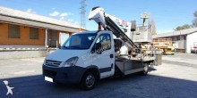 nacela montata pe camion cu brat articulat telescopic Iveco