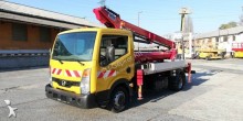 nacela montata pe camion cu brat articulat Nissan