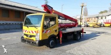 nacela montata pe camion cu brat articulat Nissan
