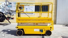 nacelă autopropulsată cu platforma tip foarfece second-hand