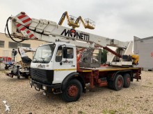 piattaforma su automezzo articolata Mercedes