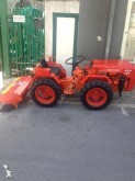 trattore agricolo Valtra