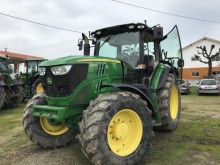 trattore agricolo John Deere