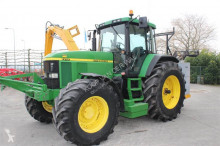John Deere Landwirtschaftstraktor