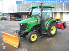 John Deere 3520