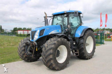 New Holland Landwirtschaftstraktor