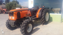 tractor agrícola Renault
