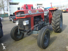 trattore agricolo Massey Ferguson