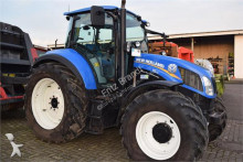 New Holland Landwirtschaftstraktor