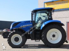 New Holland Landwirtschaftstraktor