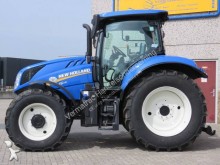 New Holland Landwirtschaftstraktor