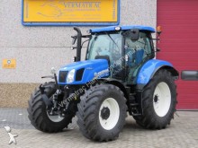 New Holland Landwirtschaftstraktor