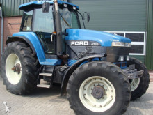 New Holland Landwirtschaftstraktor