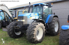 New Holland Landwirtschaftstraktor