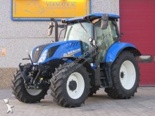 trattore agricolo New Holland