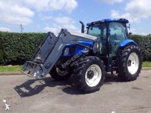 trattore agricolo New Holland