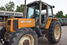 tractor agrícola Renault