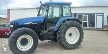 New Holland Landwirtschaftstraktor