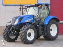 New Holland Landwirtschaftstraktor