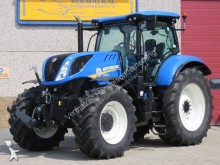 New Holland Landwirtschaftstraktor