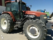 New Holland Landwirtschaftstraktor