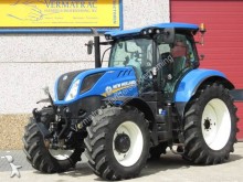 New Holland Landwirtschaftstraktor