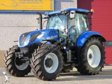 New Holland Landwirtschaftstraktor