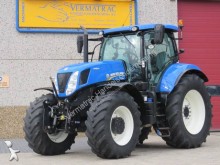 New Holland Landwirtschaftstraktor