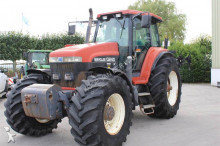 New Holland Landwirtschaftstraktor