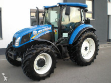 New Holland Landwirtschaftstraktor