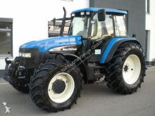 New Holland Landwirtschaftstraktor