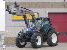 New Holland Landwirtschaftstraktor