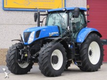 New Holland Landwirtschaftstraktor