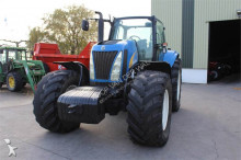 New Holland Landwirtschaftstraktor