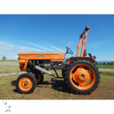 tracteur agricole Fiat 250