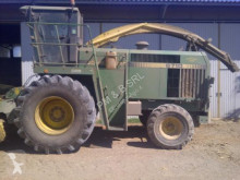 trattore agricolo John Deere 6710