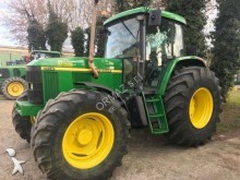 trattore agricolo John Deere 6510