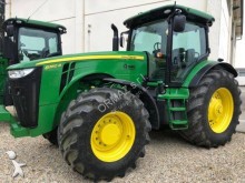 trattore agricolo John Deere 8260R