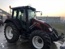 Valtra Landwirtschaftstraktor