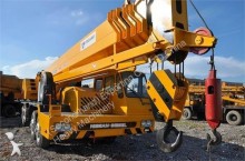 Tadano self-erecting crane