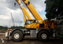 Grove mobile crane