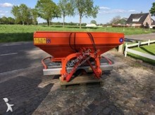 Distributeur d'engrais occasion