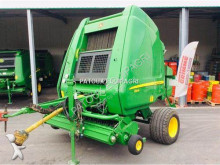 John Deere 864